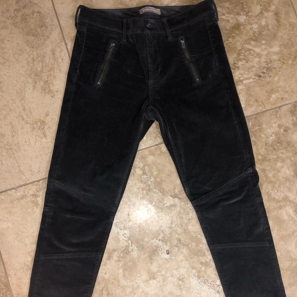Banana Republic Dark Gray jeans w zipper pockets